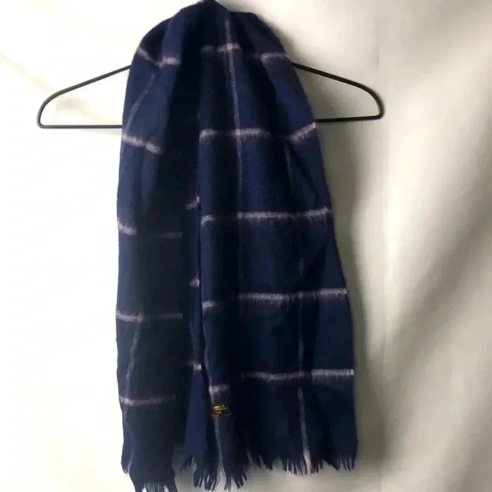 UNBRANDED 100% LAMBS WOOL BLUE PLAID SCARF MADE IN URUGUAY